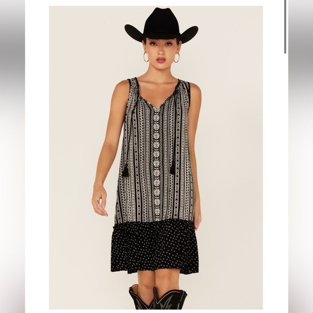 Bila Women’s Southwestern Print Sleeveless Dress bought at Boot Barn Size M